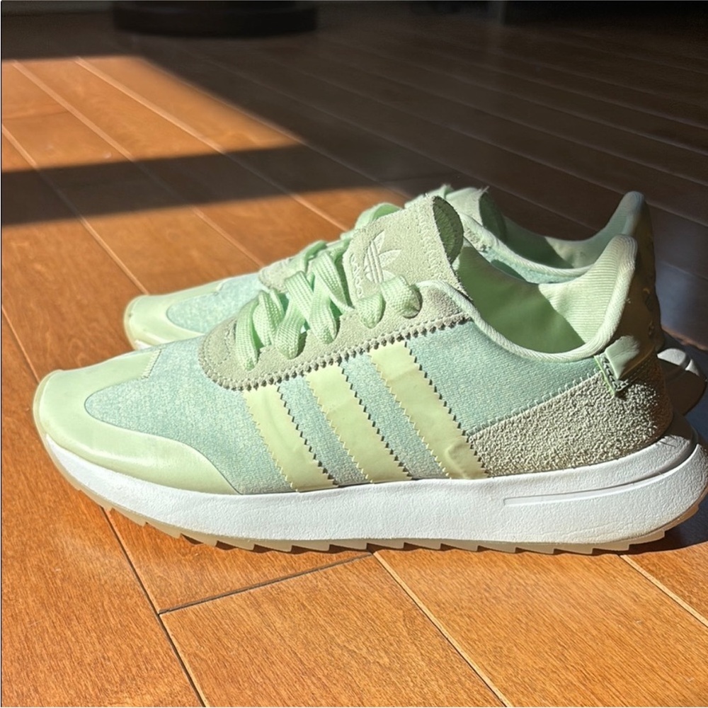 Adidas Vintage Sneakers, Woman's Size 6.5